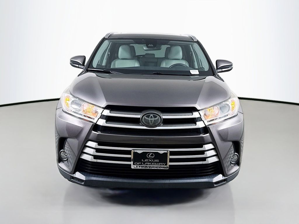 Thumbnail: 2019 Toyota Highlander - 2