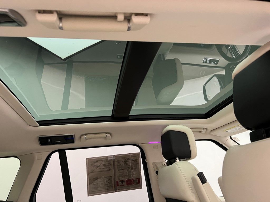 Thumbnail: 2021 Land Rover Range Rover - 17