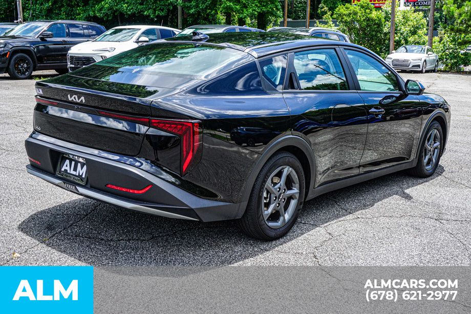 Used 2025 Black Kia LXS image 6