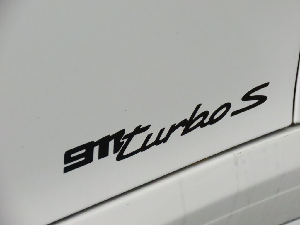 Thumbnail: 2017 Porsche 911 - 13