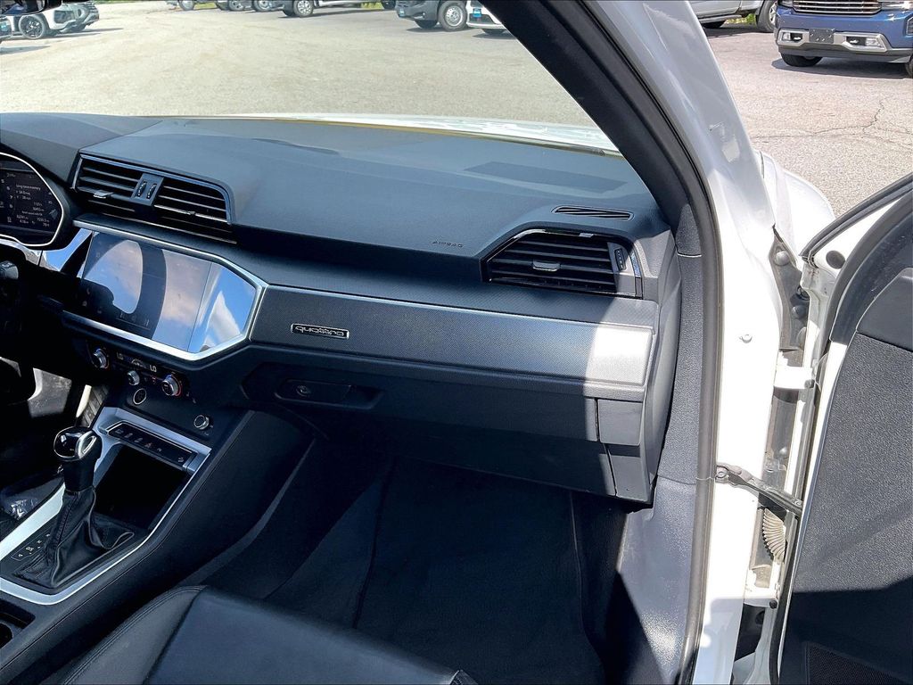 2023 Audi Q3 — photo 12