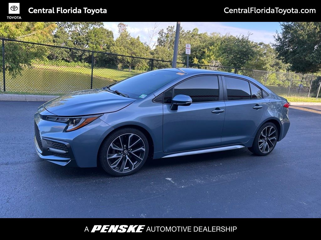 2020 Toyota Corolla SE Hero Image