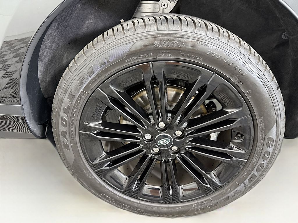 Thumbnail: 2025 Land Rover Range Rover Evoque - 30