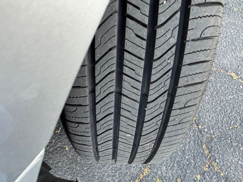 Thumbnail: 2019 Toyota Prius Prime - 28