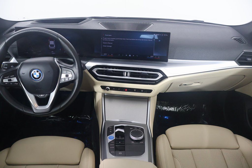 2024 BMW i4 eDrive40 8