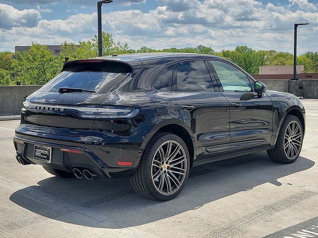2023 Porsche Macan  4