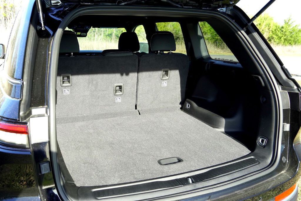 New Car 2025 Jeep Grand Cherokee  Laredo For Sale Under $35,000 In Taylor, Texas