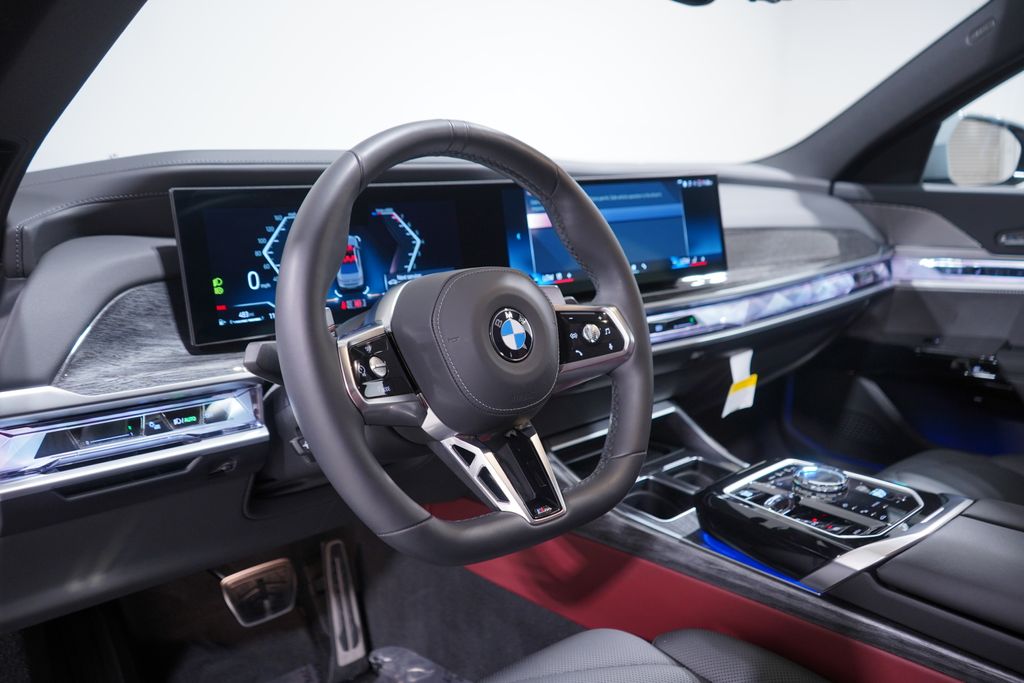 Thumbnail: 2025 BMW 7 Series - 6