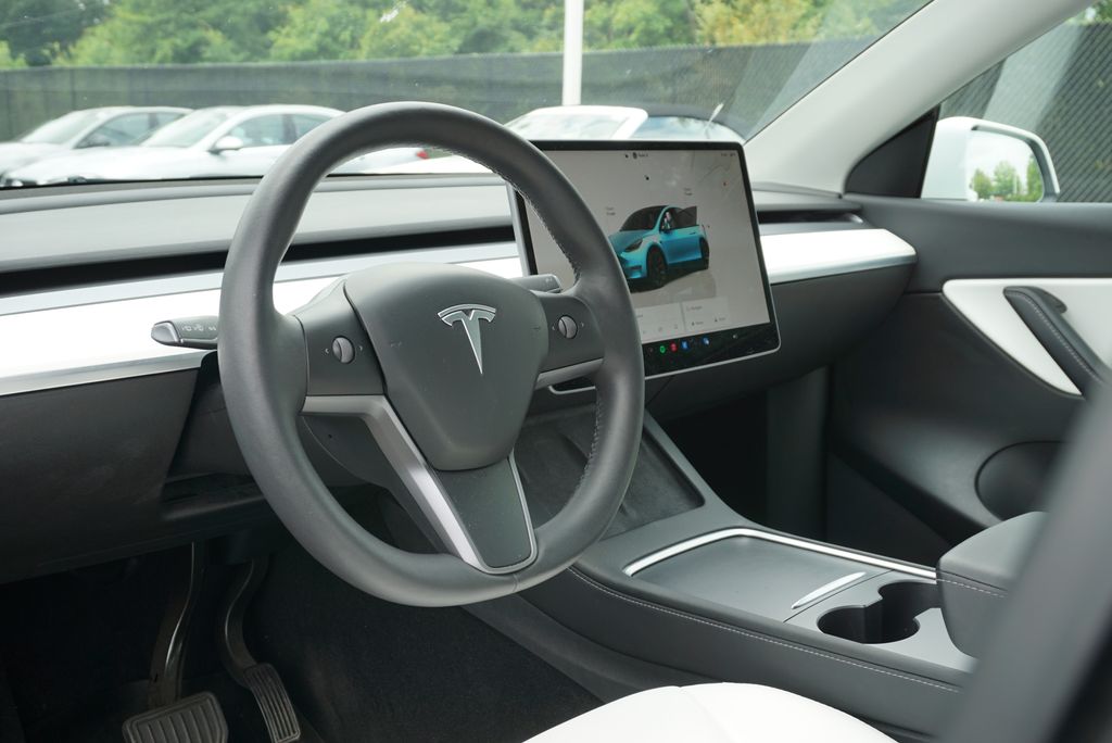 Thumbnail: 2022 Tesla Model Y - 10