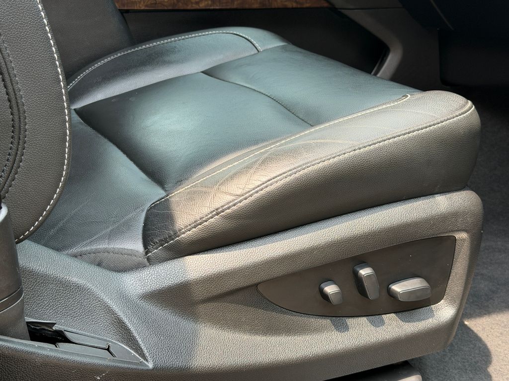 Thumbnail: 2020 Chevrolet Suburban - 9