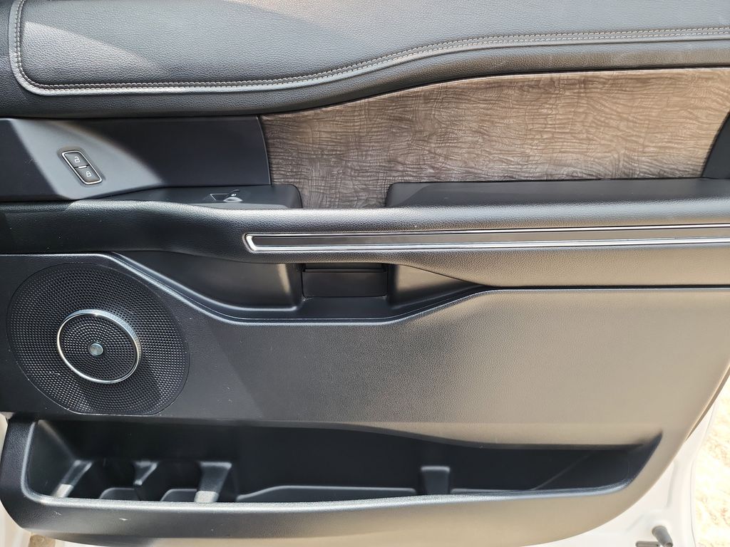 2019 Ford Expedition Max Limited photo
