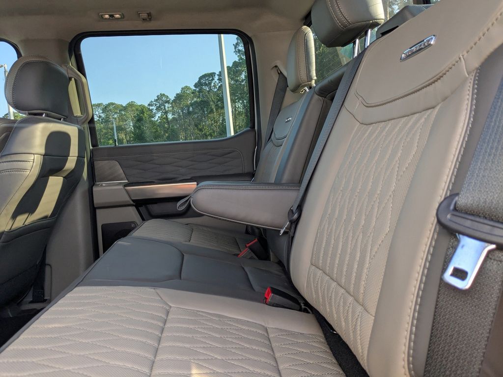 2025 Ford F-450 Super Duty Platinum