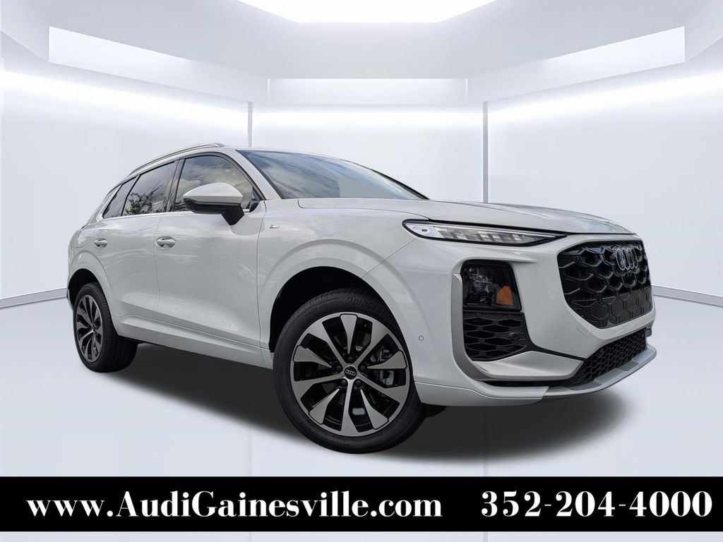 Glacier White Metallic 2026 Audi Q3 SUV / Crossover All-Wheel Drive 7-Speed Automatic