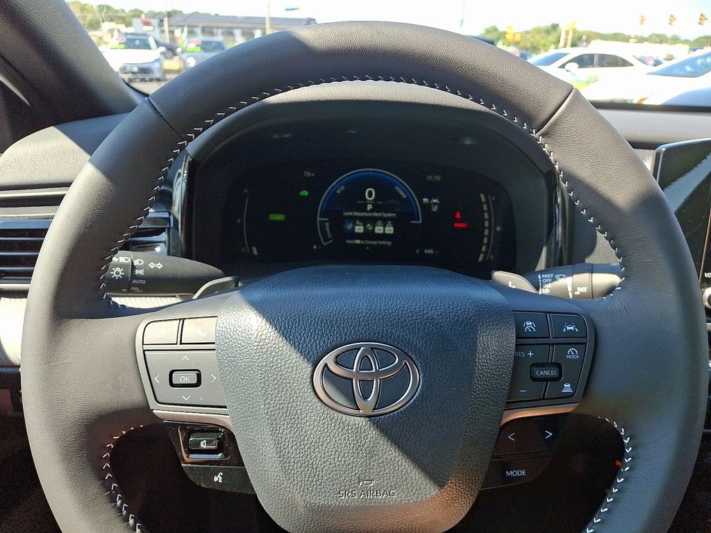 Thumbnail: 2025 Toyota Camry - 19