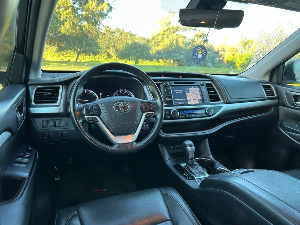 Thumbnail: 2017 Toyota Highlander - 12
