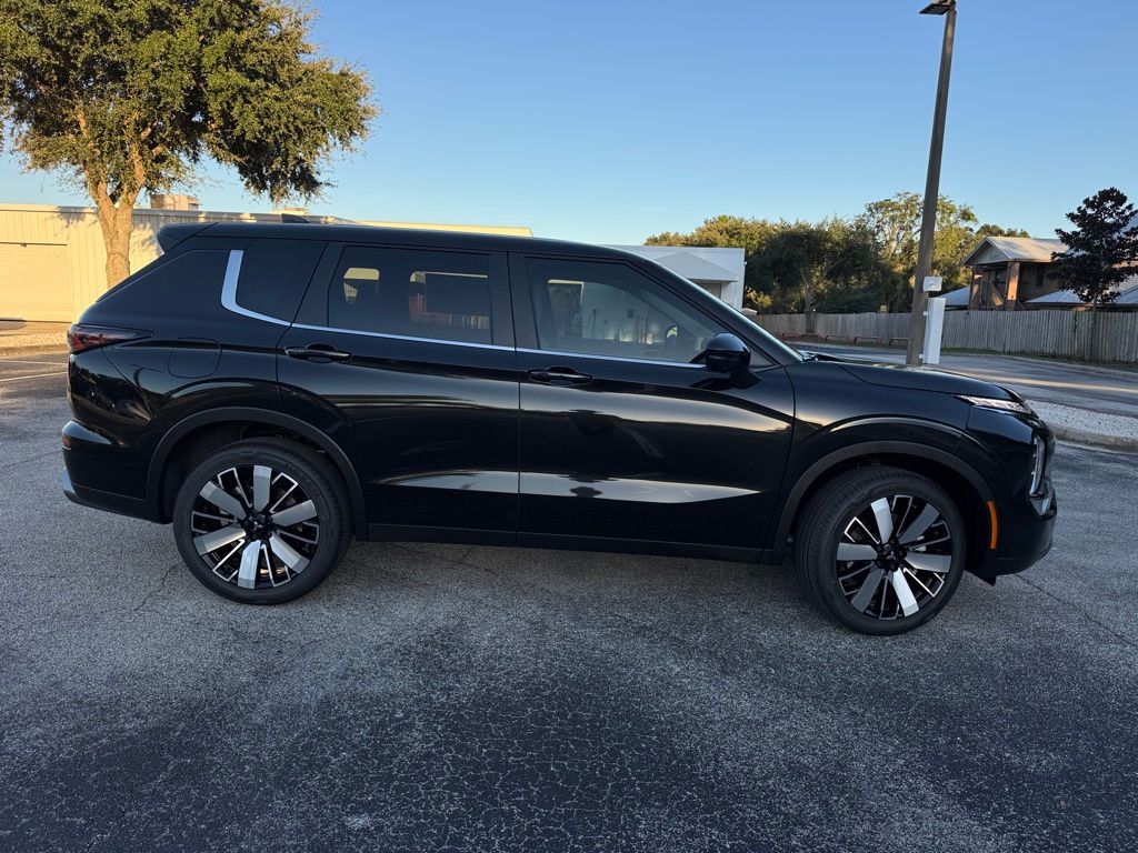 New 2025 Mitsubishi Outlander SUV