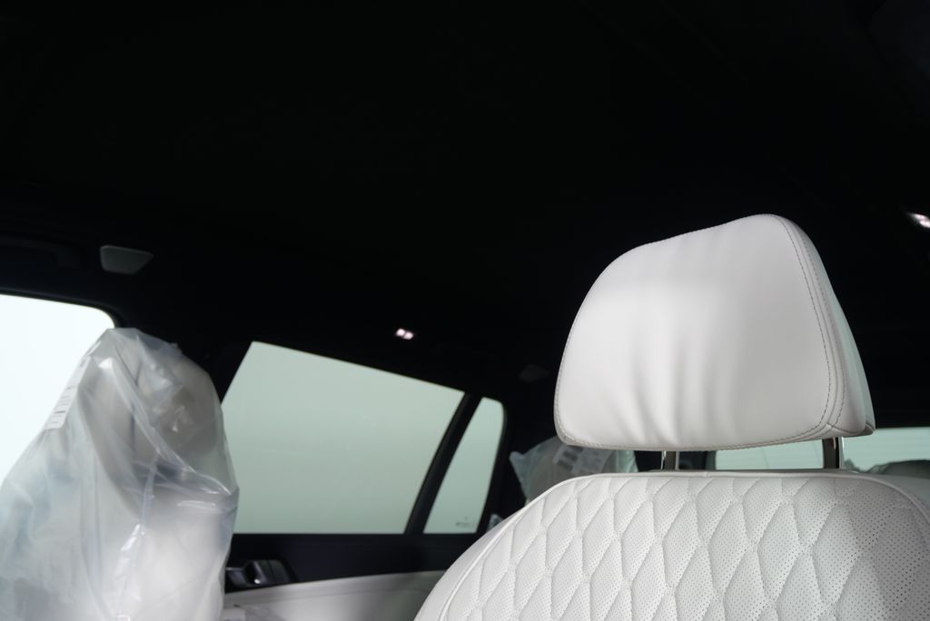 2026 BMW X7 xDrive40i 11
