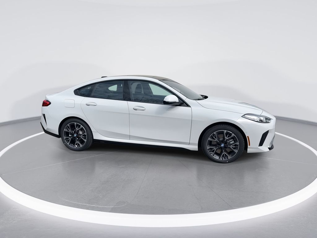 Thumbnail: 2025 BMW 2 Series - 9