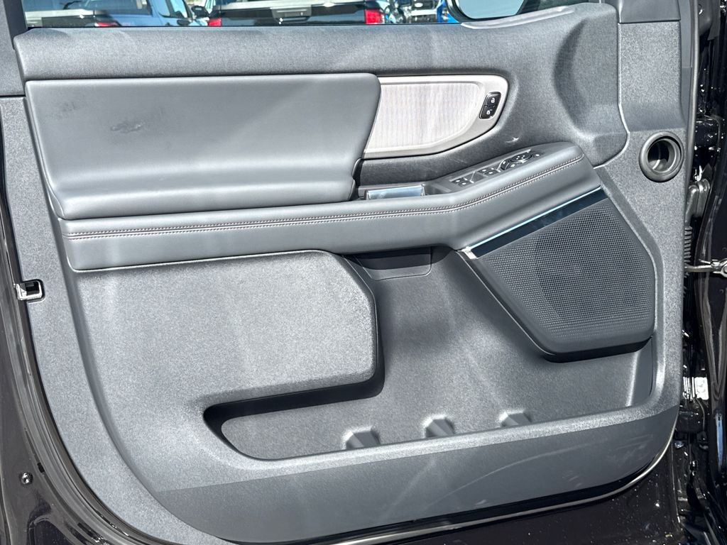 2025 Ford Expedition MAX photo 14