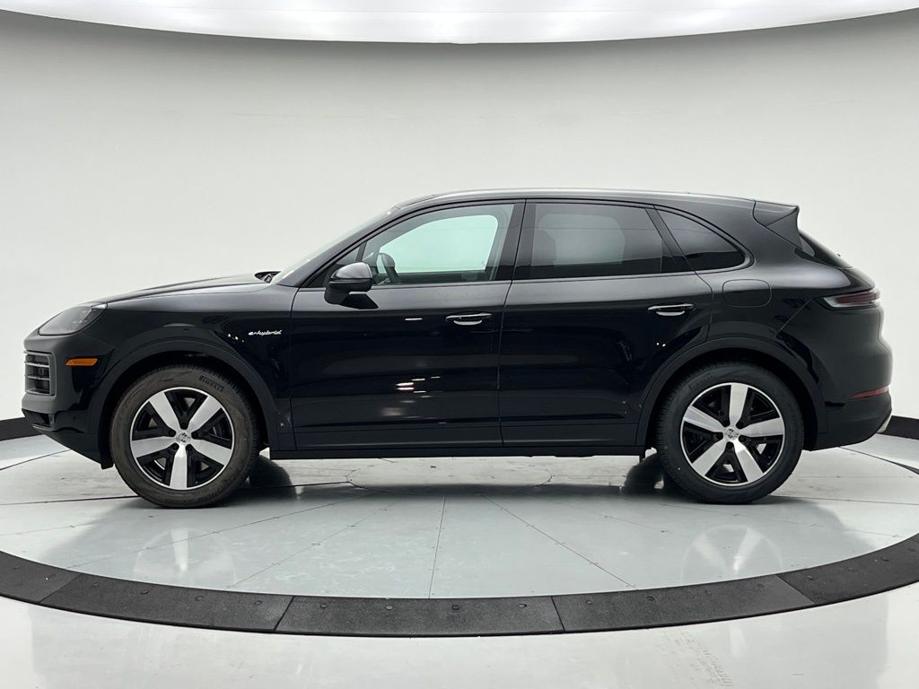 Thumbnail: 2026 Porsche Cayenne - 2