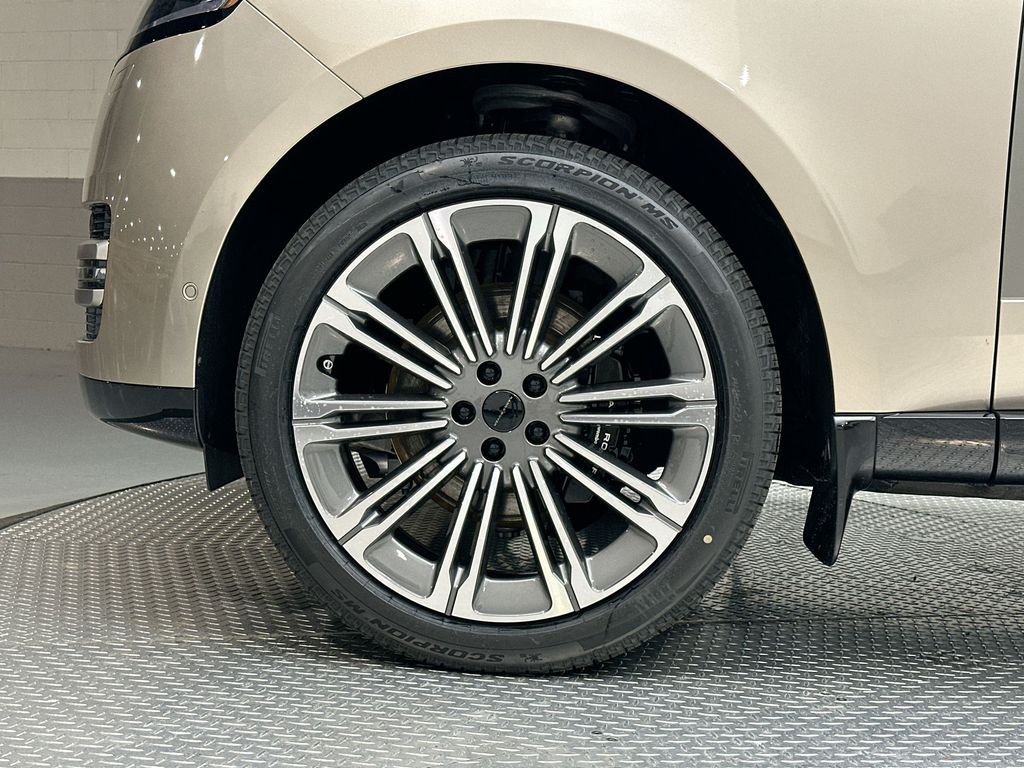 Thumbnail: 2026 Land Rover Range Rover - 5