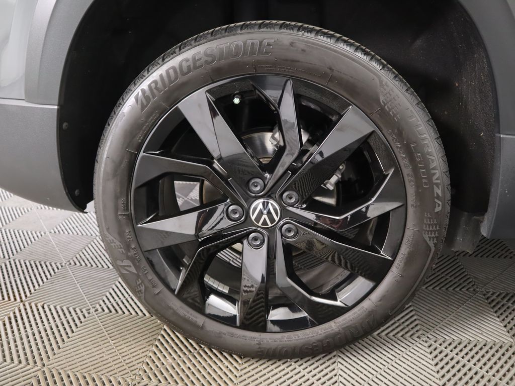 Thumbnail: 2024 Volkswagen Taos - 32