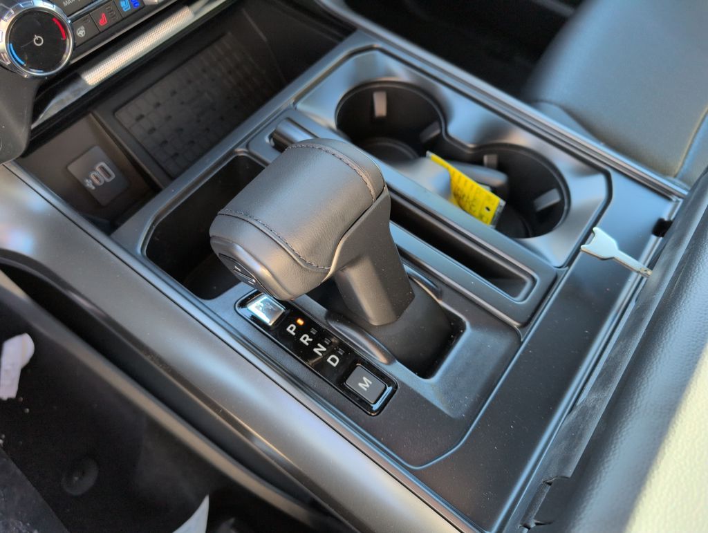 New 2025 White Ford Lariat image 25