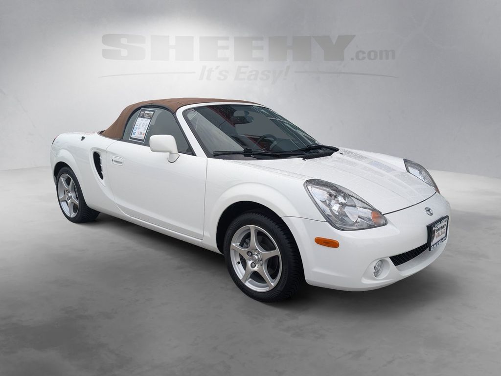 Used 2003 White Toyota Base image 2