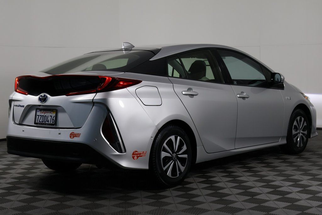 2017 Toyota Prius Prime Advanced 4