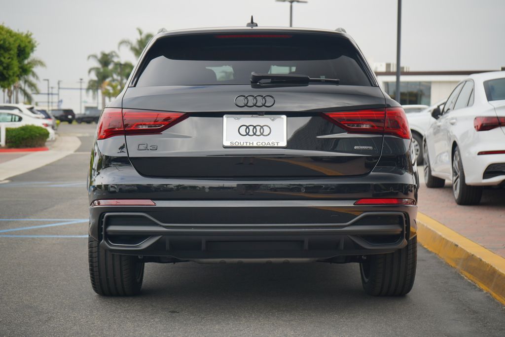 Thumbnail: 2025 Audi Q3 - 4