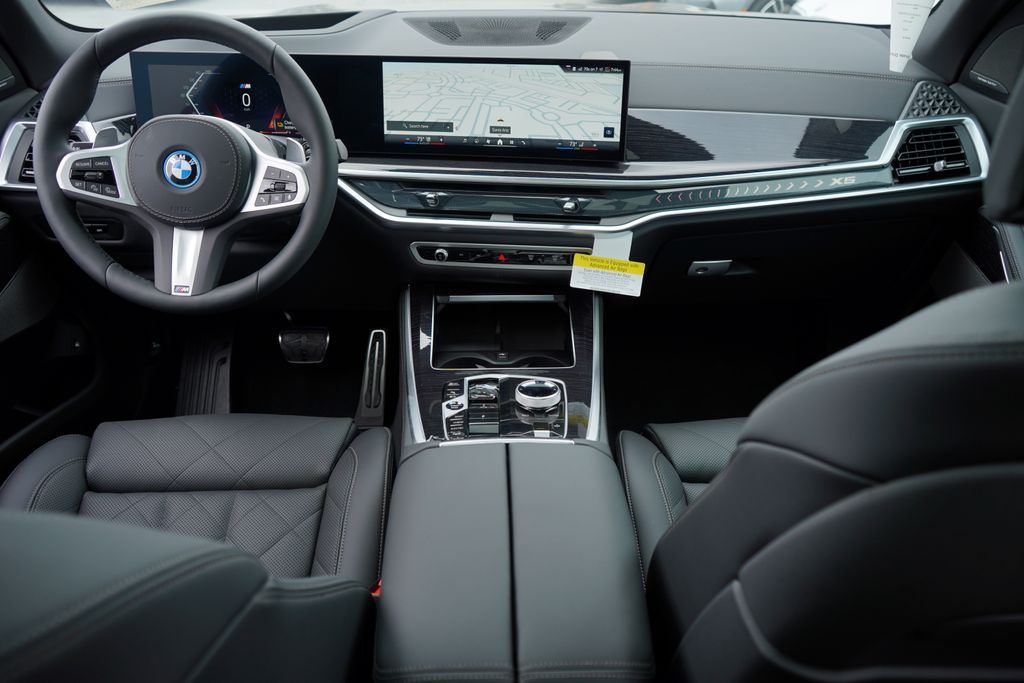 Thumbnail: 2026 BMW X5 - 14
