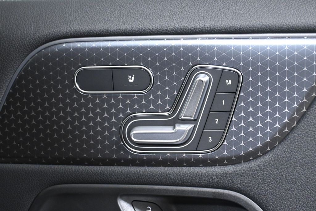 Thumbnail: 2025 Mercedes-Benz GLA - 23