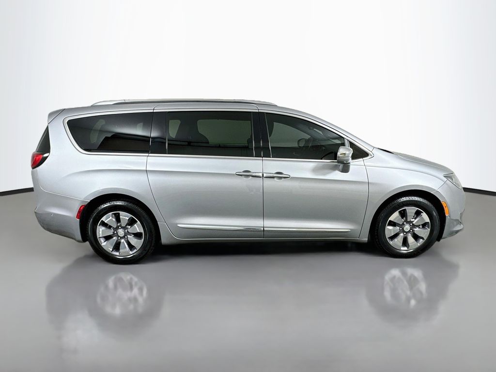 Thumbnail: 2020 Chrysler Pacifica - 4