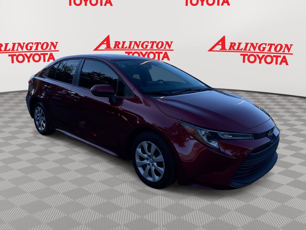 2025 Toyota Corolla LE's photo