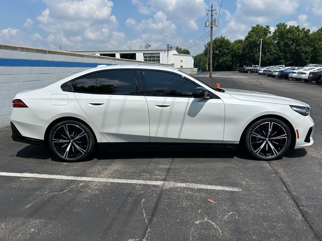 Thumbnail: 2024 BMW i5 - 6