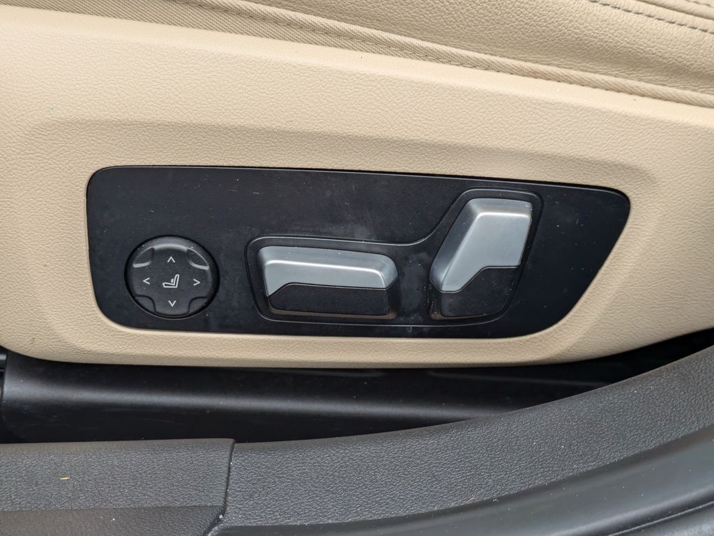 2022 BMW 330i 