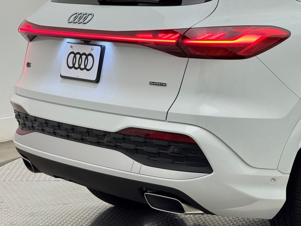 Thumbnail: 2025 Audi Q5 - 14