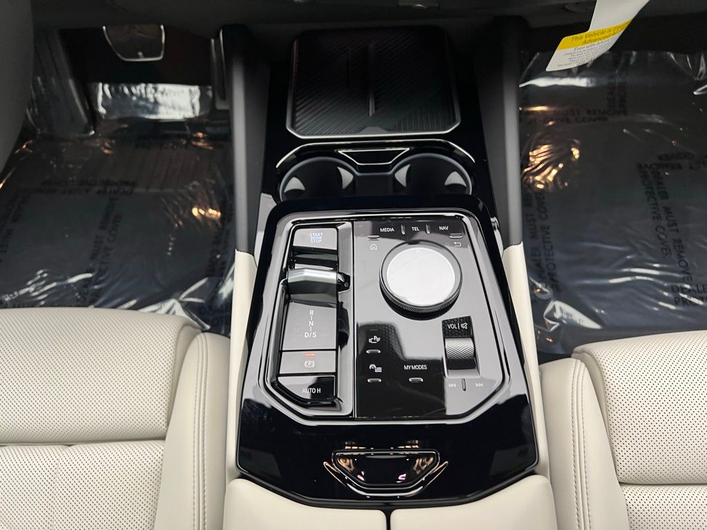 Thumbnail: 2026 BMW 5 Series - 11