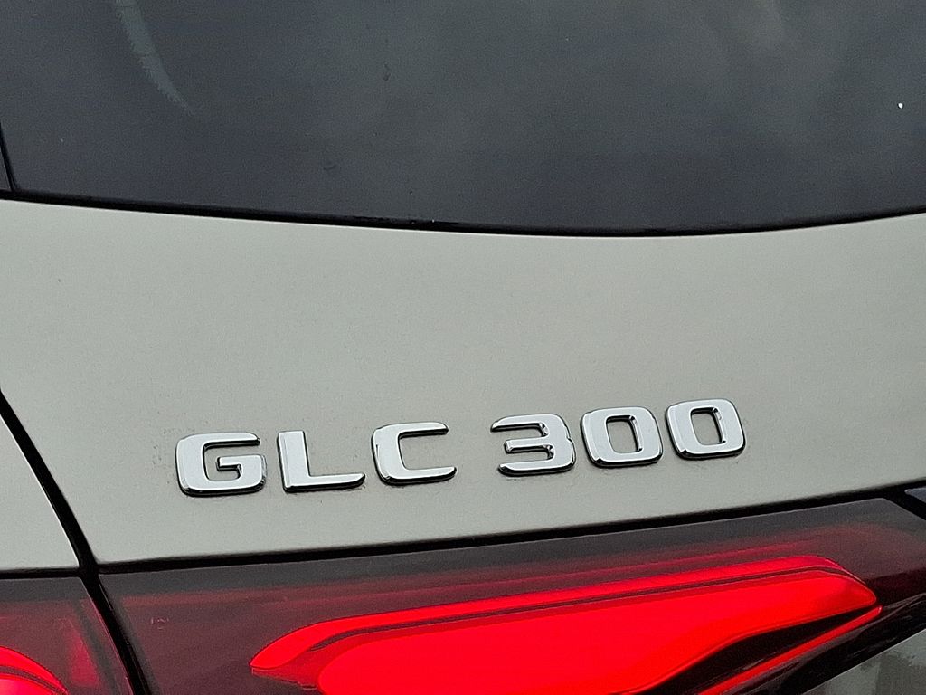 Thumbnail: 2024 Mercedes-Benz GLC - 29