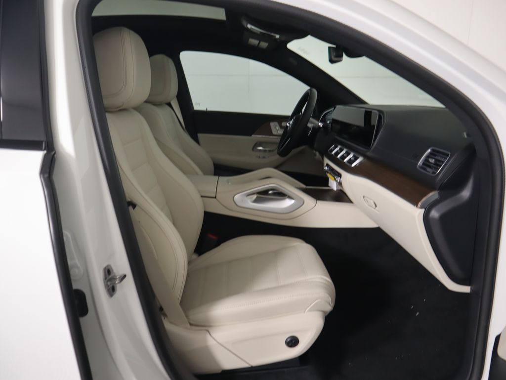 Thumbnail: 2026 Mercedes-Benz GLE - 22