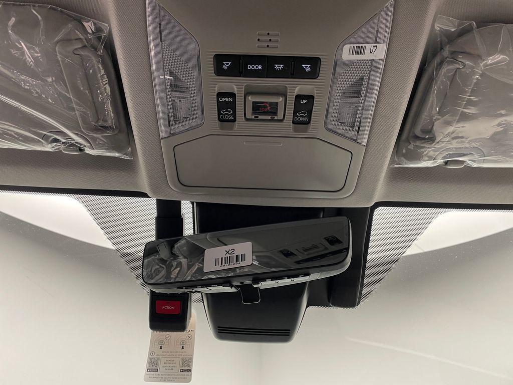 Thumbnail: 2025 Toyota RAV4 - 31