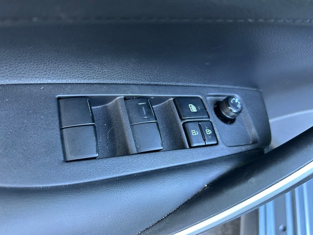 2020 Toyota Corolla SE 16