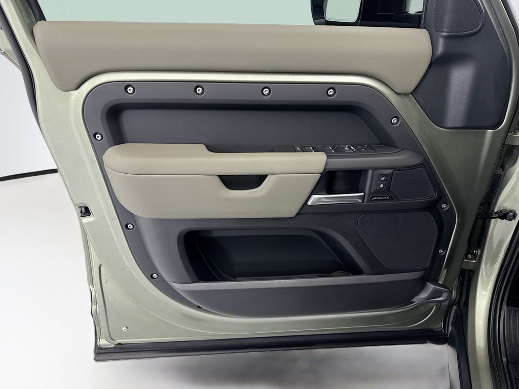 Thumbnail: 2025 Land Rover Defender - 23