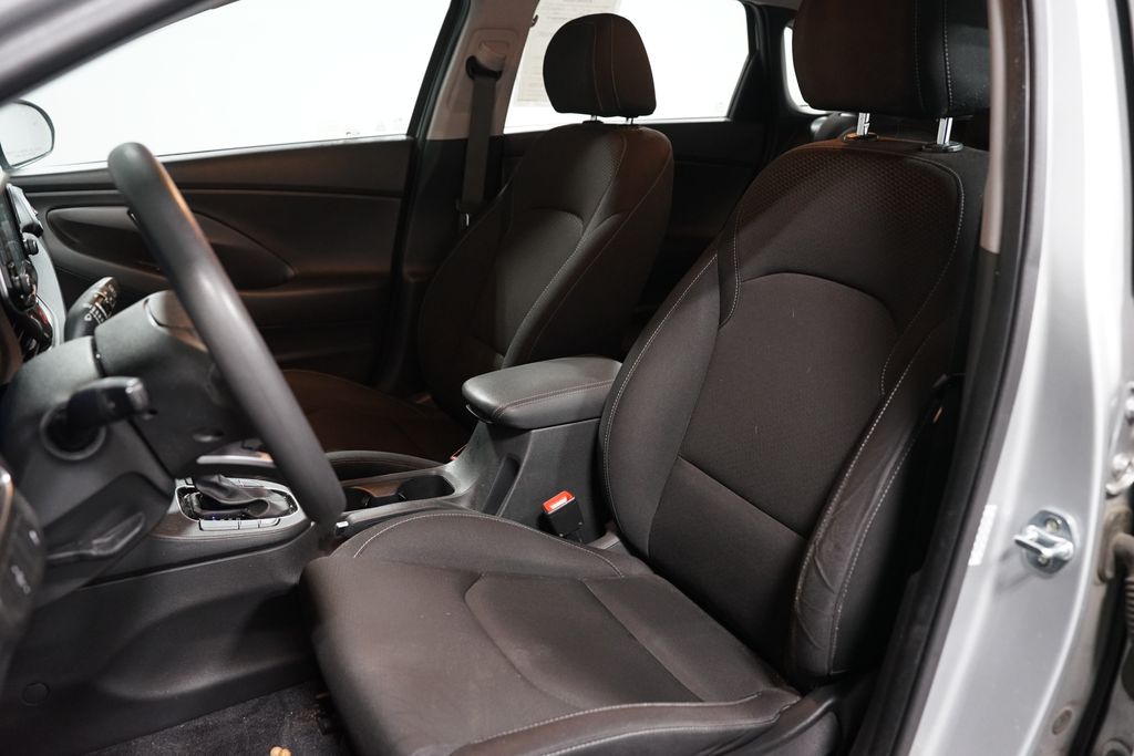 Thumbnail: 2018 Hyundai Elantra - 6