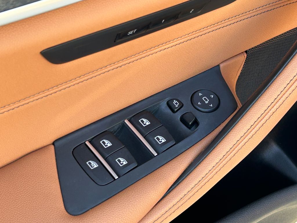 2022 BMW 5 Series 540i 12