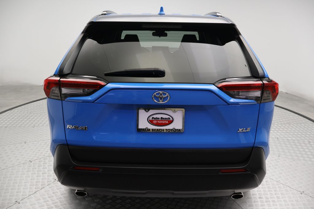 Thumbnail: 2019 Toyota RAV4 - 10