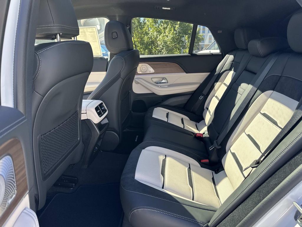 Thumbnail: 2026 Mercedes-Benz GLE - 19