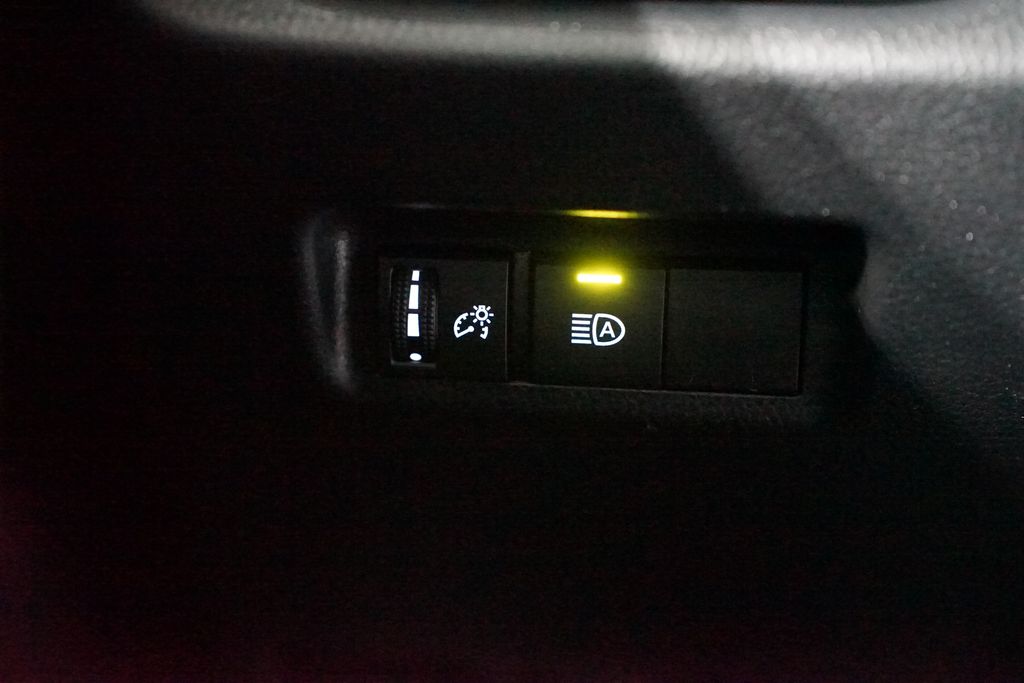 Thumbnail: 2025 Toyota RAV4 - 24