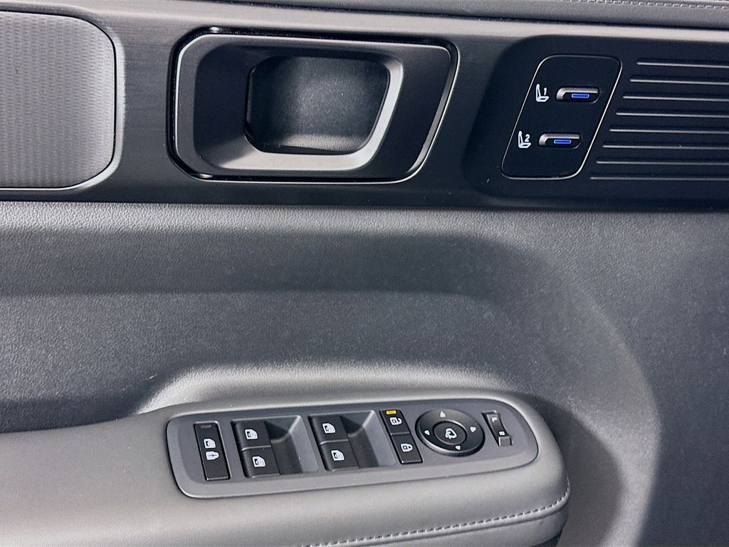 Thumbnail: 2025 Hyundai Santa Fe - 18