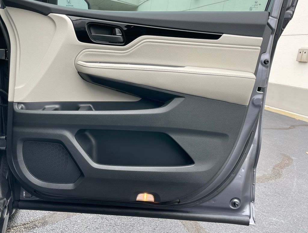 Thumbnail: 2026 Honda Odyssey - 31